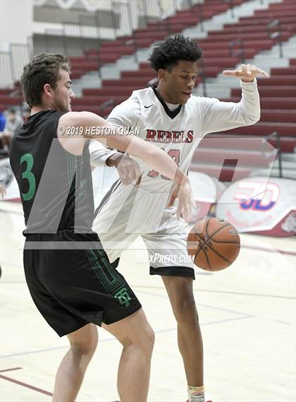Thumbnail 3 in Thousand Oaks vs. Miller (Rancho Mirage Holiday Invitational) photogallery.
