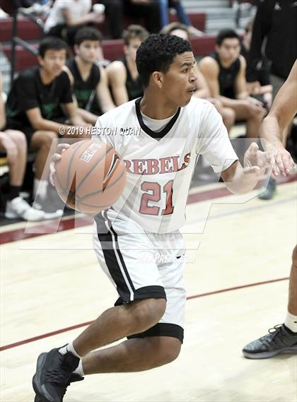 Thumbnail 2 in Thousand Oaks vs. Miller (Rancho Mirage Holiday Invitational) photogallery.