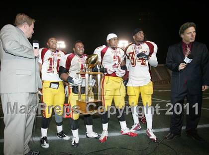 Thumbnail 1 in Chatsworth vs. Fairfax (CIF LA City Section D2 Final) photogallery.
