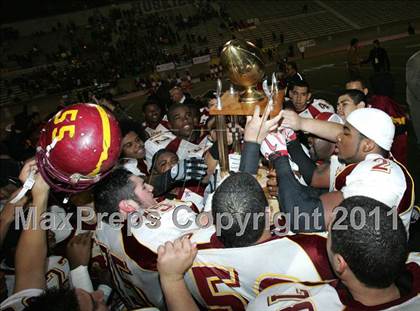 Thumbnail 2 in Chatsworth vs. Fairfax (CIF LA City Section D2 Final) photogallery.