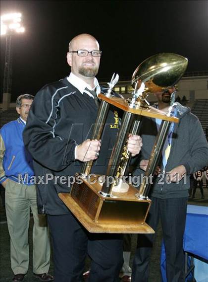 Thumbnail 1 in Chatsworth vs. Fairfax (CIF LA City Section D2 Final) photogallery.