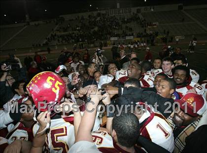 Thumbnail 3 in Chatsworth vs. Fairfax (CIF LA City Section D2 Final) photogallery.