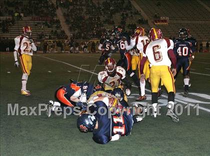 Thumbnail 2 in Chatsworth vs. Fairfax (CIF LA City Section D2 Final) photogallery.