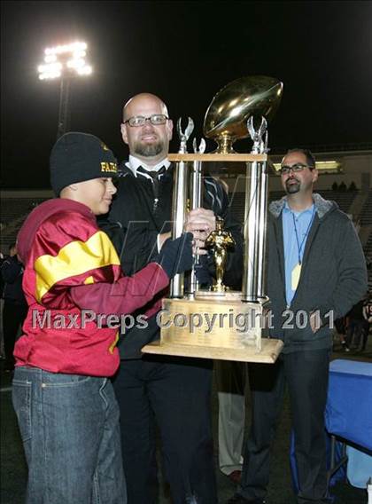 Thumbnail 2 in Chatsworth vs. Fairfax (CIF LA City Section D2 Final) photogallery.