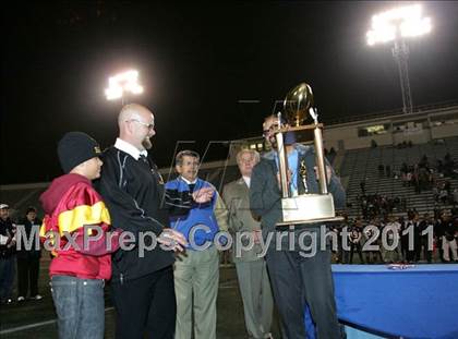 Thumbnail 2 in Chatsworth vs. Fairfax (CIF LA City Section D2 Final) photogallery.