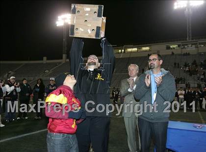 Thumbnail 1 in Chatsworth vs. Fairfax (CIF LA City Section D2 Final) photogallery.