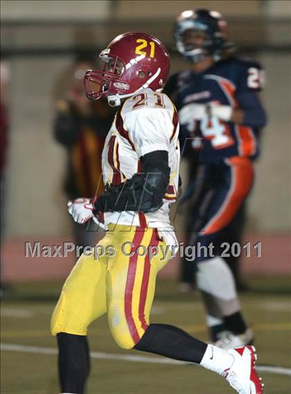 Thumbnail 3 in Chatsworth vs. Fairfax (CIF LA City Section D2 Final) photogallery.
