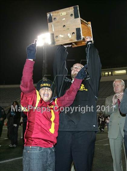 Thumbnail 3 in Chatsworth vs. Fairfax (CIF LA City Section D2 Final) photogallery.