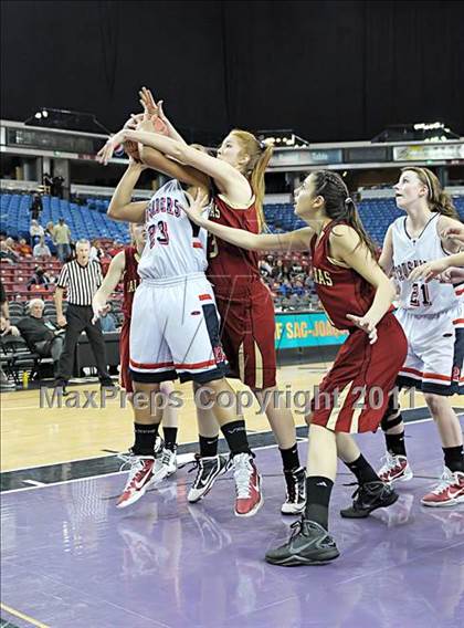 Thumbnail 1 in Calaveras vs Modesto Christian (CIF SJS D4 Final) photogallery.