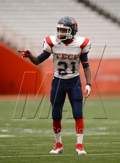 Thumbnail 1 in Tully vs. Institute of Tech (Kickoff Classic) photogallery.