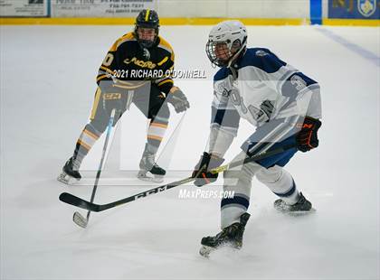 Thumbnail 2 in St. John-Vianney vs Manasquan/Point Beach photogallery.