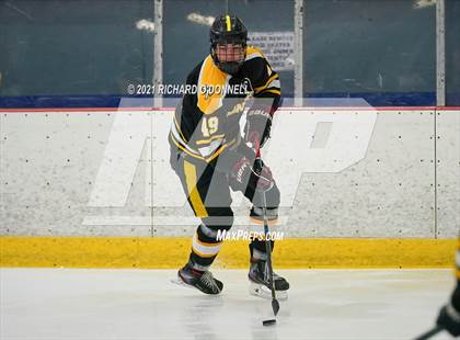 Thumbnail 3 in St. John-Vianney vs Manasquan/Point Beach photogallery.