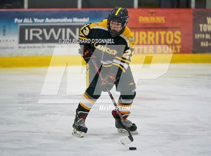 Thumbnail 2 in St. John-Vianney vs Manasquan/Point Beach photogallery.