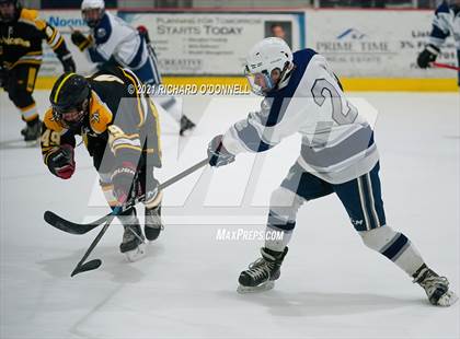 Thumbnail 3 in St. John-Vianney vs Manasquan/Point Beach photogallery.