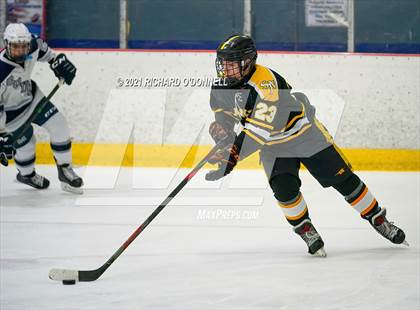 Thumbnail 3 in St. John-Vianney vs Manasquan/Point Beach photogallery.