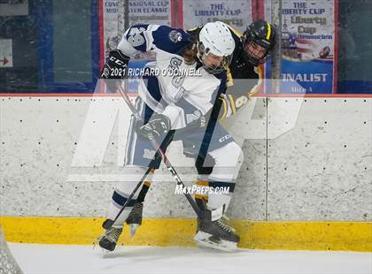 Thumbnail 2 in St. John-Vianney vs Manasquan/Point Beach photogallery.