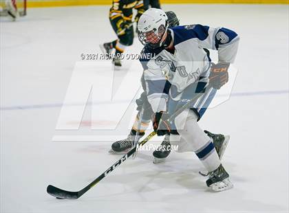 Thumbnail 3 in St. John-Vianney vs Manasquan/Point Beach photogallery.