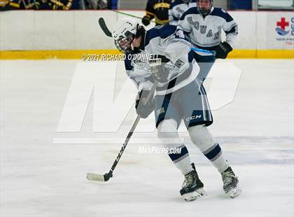 Thumbnail 3 in St. John-Vianney vs Manasquan/Point Beach photogallery.