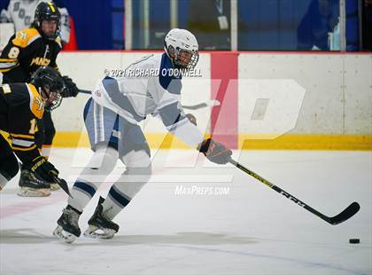 Thumbnail 2 in St. John-Vianney vs Manasquan/Point Beach photogallery.