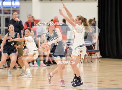 Thumbnail 2 in Lake City vs. Lakeside (NIKE Tournament of Champions) photogallery.