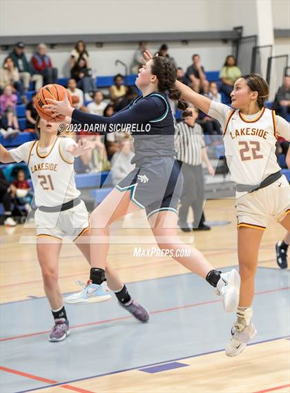 Thumbnail 2 in Lake City vs. Lakeside (NIKE Tournament of Champions) photogallery.