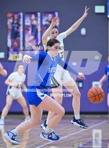 Thumbnail 2 in Glacier Peak vs Bothell (4A District Playoff) photogallery.
