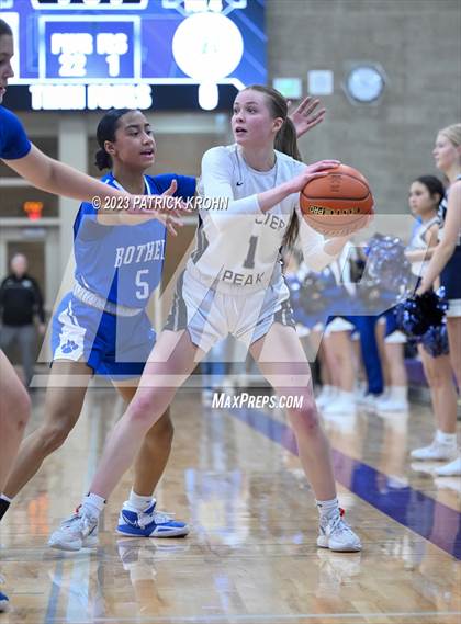 Thumbnail 1 in Glacier Peak vs Bothell (4A District Playoff) photogallery.