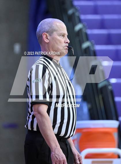 Thumbnail 1 in Glacier Peak vs Bothell (4A District Playoff) photogallery.