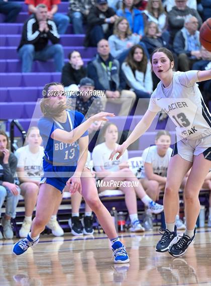 Thumbnail 1 in Glacier Peak vs Bothell (4A District Playoff) photogallery.