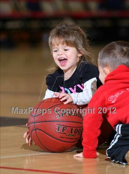 Thumbnail 2 in Newport Harbor vs. Palos Verdes (Hilltop Classic) photogallery.