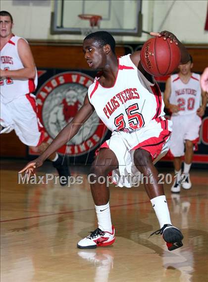 Thumbnail 2 in Newport Harbor vs. Palos Verdes (Hilltop Classic) photogallery.