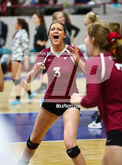 Thumbnail 2 in Chaparral vs Hatfield (CHSAA 5A Playoff) photogallery.