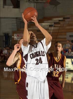 Thumbnail 3 in Simi Valley vs Granite Hills (Torrey Pines Holiday Prep Classic) photogallery.