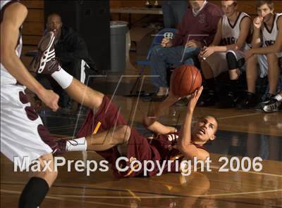 Thumbnail 3 in Simi Valley vs Granite Hills (Torrey Pines Holiday Prep Classic) photogallery.