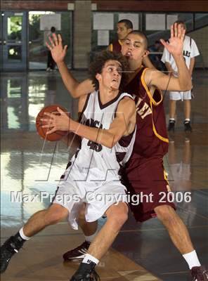 Thumbnail 2 in Simi Valley vs Granite Hills (Torrey Pines Holiday Prep Classic) photogallery.