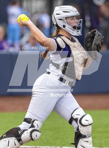 Thumbnail 3 in Highland Park @ Piper (KSHSAA 5A East Region 3 Semifinal) photogallery.