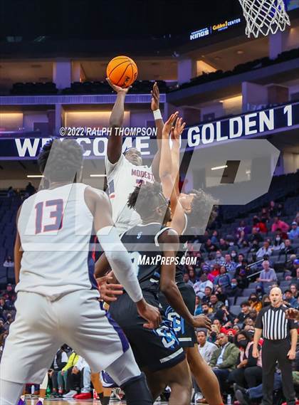 Thumbnail 2 in Modesto Christian vs. Sheldon (CIF SJS D-1 Final) photogallery.