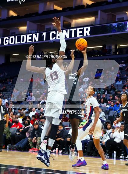 Thumbnail 2 in Modesto Christian vs. Sheldon (CIF SJS D-1 Final) photogallery.