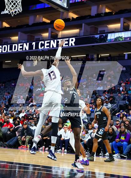 Thumbnail 3 in Modesto Christian vs. Sheldon (CIF SJS D-1 Final) photogallery.