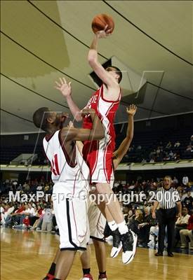 Thumbnail 2 in Westchester vs. Mater Dei (Nike Extravaganza) photogallery.