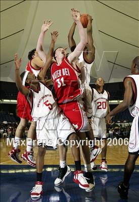 Thumbnail 3 in Westchester vs. Mater Dei (Nike Extravaganza) photogallery.