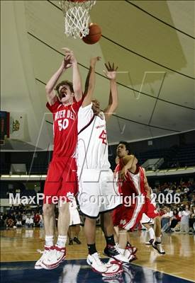 Thumbnail 1 in Westchester vs. Mater Dei (Nike Extravaganza) photogallery.