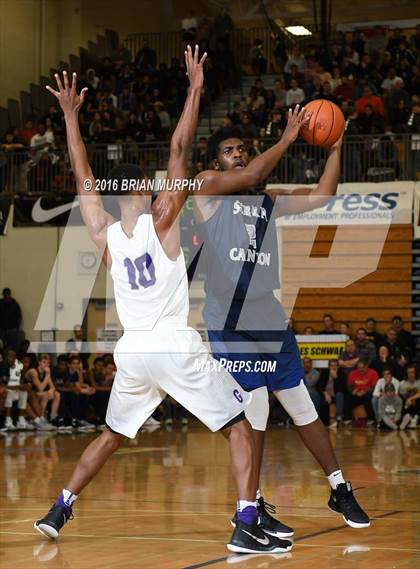 Thumbnail 3 in Sierra Canyon vs. Gonzaga (Les Schwab Invitational) photogallery.