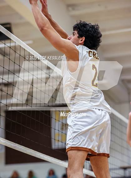 Thumbnail 2 in Chaminade @ Crespi photogallery.