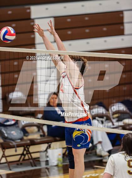 Thumbnail 2 in Chaminade @ Crespi photogallery.