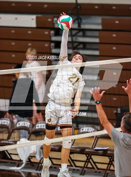 Thumbnail 1 in Chaminade @ Crespi photogallery.