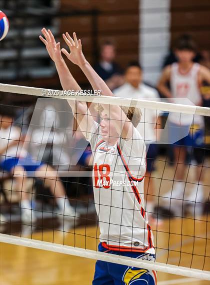 Thumbnail 3 in Chaminade @ Crespi photogallery.