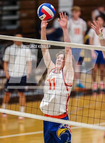 Thumbnail 1 in Chaminade @ Crespi photogallery.
