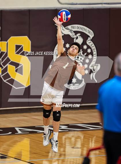 Thumbnail 3 in Chaminade @ Crespi photogallery.