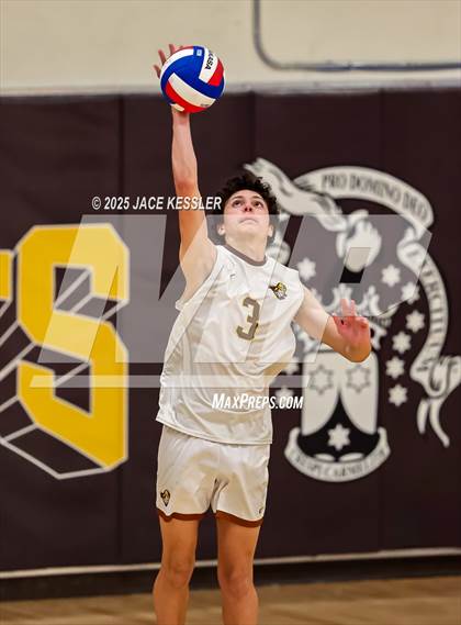 Thumbnail 3 in Chaminade @ Crespi photogallery.